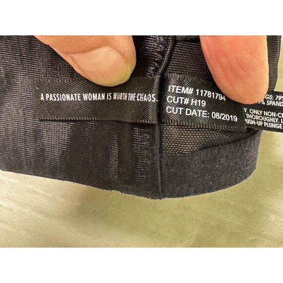 Bundle of 2 TORRID CURVE Bras, Balconette Bra and XO Plunge Push Up, Sz 40DD - Picture 11 of 16